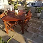 בית נופש White